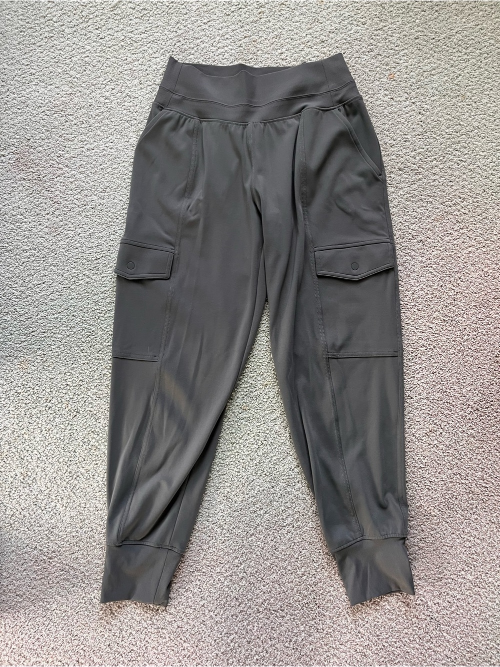 Athleta Salutation cargo joggers, S